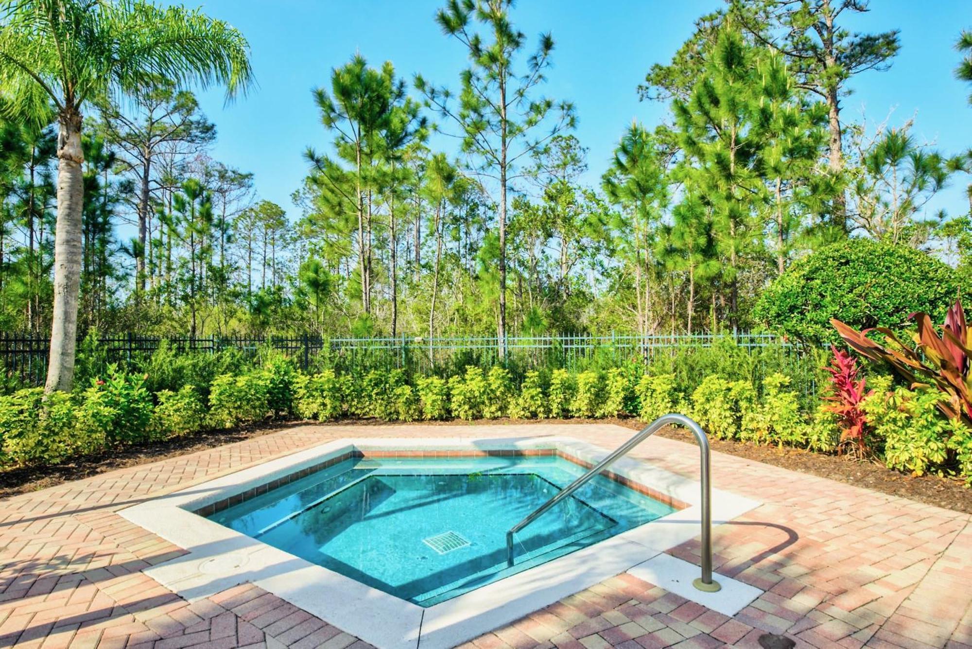 Near Disney - Spacious 3Br Condo With Pool & Hot Tub! Orlando Bagian luar foto